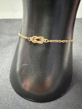 Gold-Tone Avon 1982 Rope Sailors Knot Chain Bracelet With Lobster Clasp 7 Inches